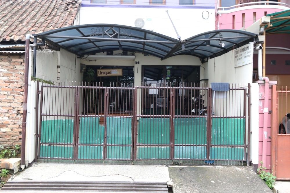 Unique Guesthouse 1 Pasar Baru1