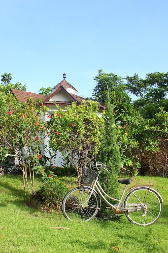 The Happiness Resort0