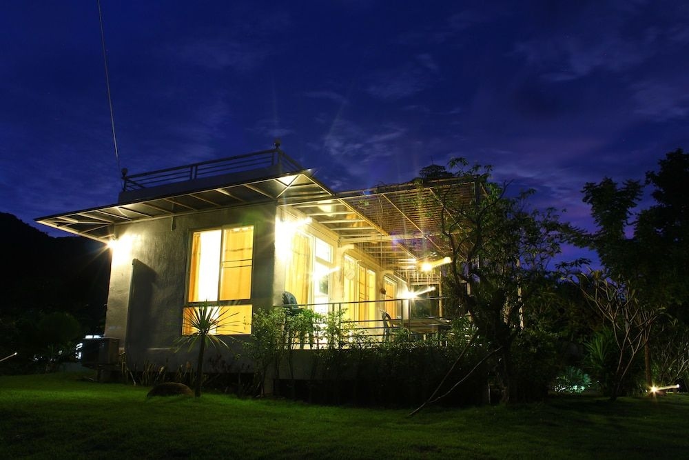 The Happiness Resort2