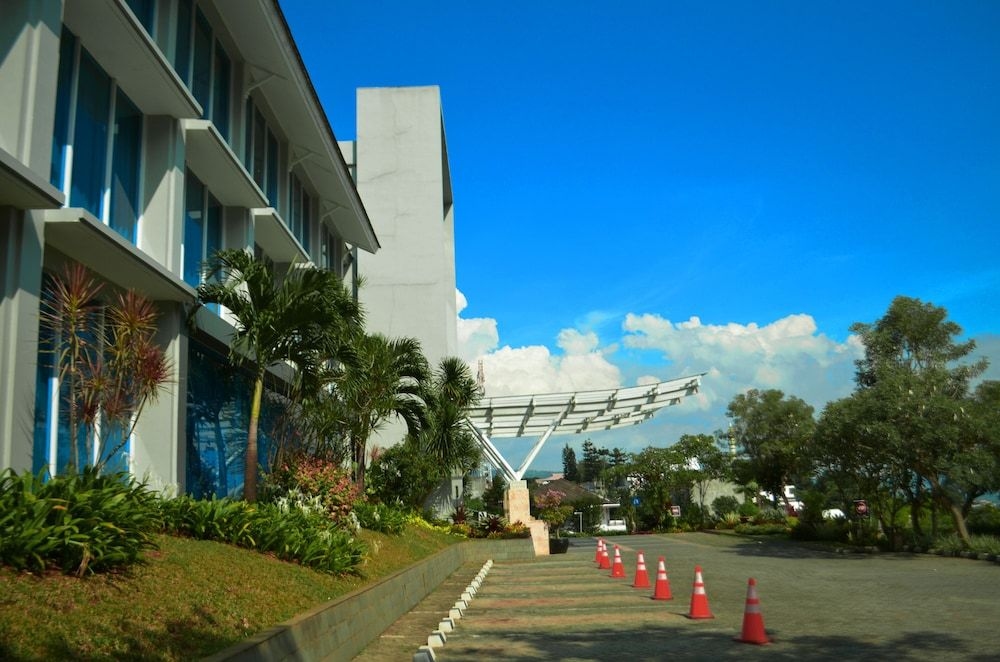 Emersia Hotel0