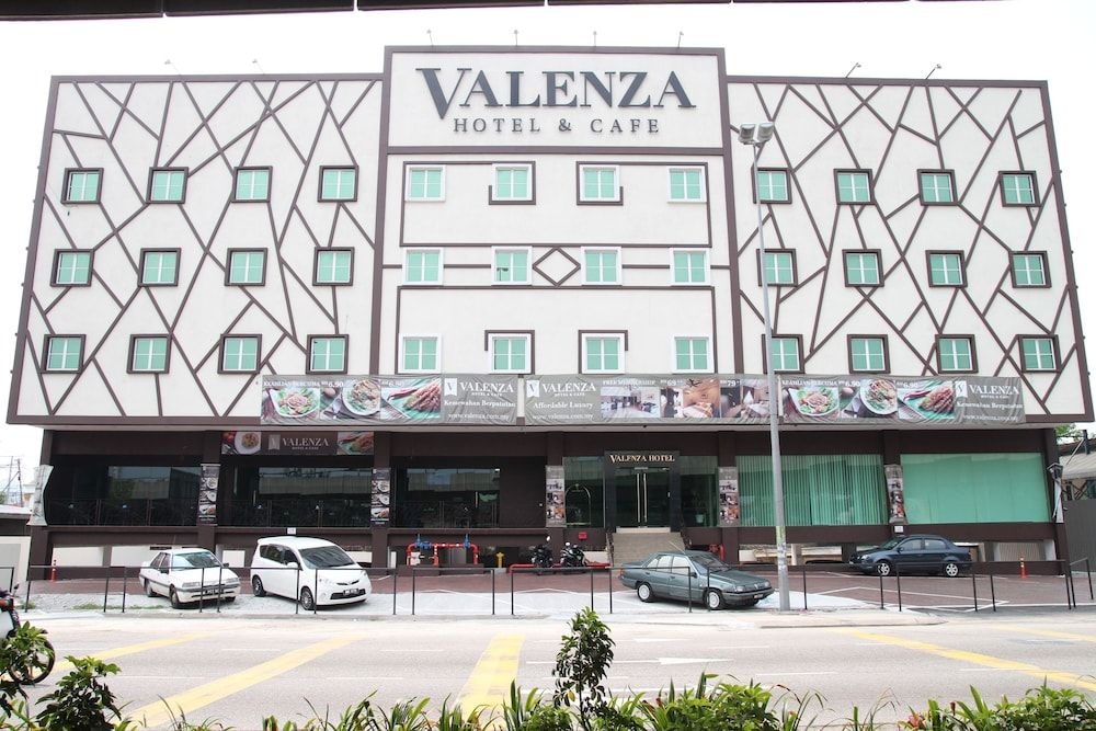 วาเลนซา โฮเต็ลแอนด์คาเฟ่ (Valenza Hotel & Cafe)1