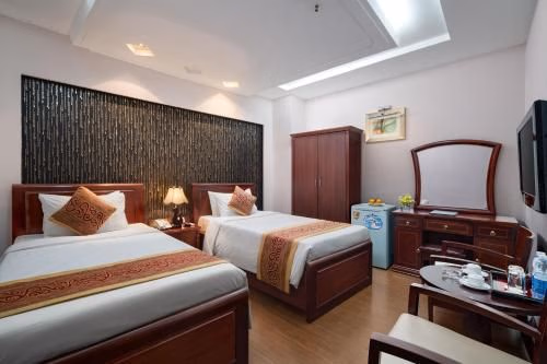 โรงแรมเลคไซด์ พาเลซ (Lakeside Palace Hotel)1