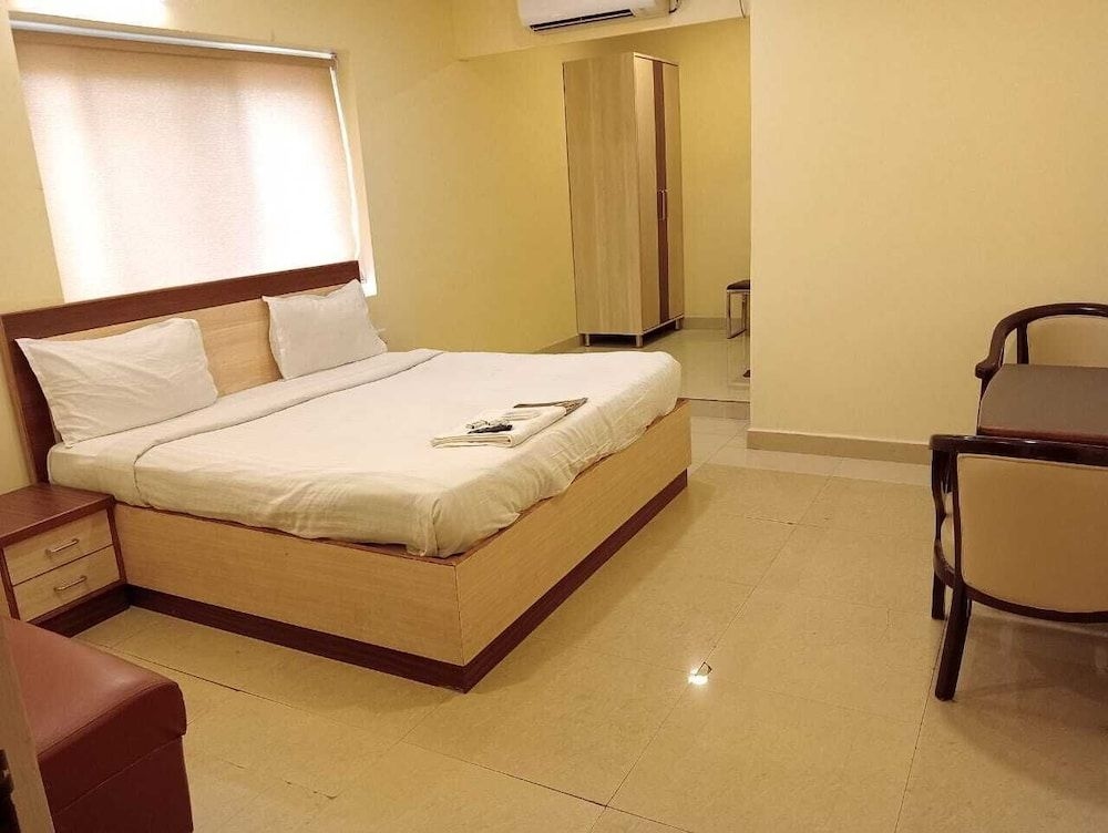 Hotel Sri Sai Regency3