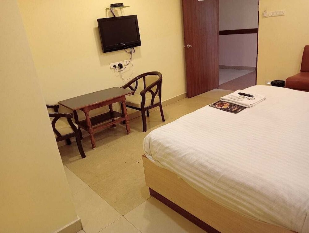 Hotel Sri Sai Regency4