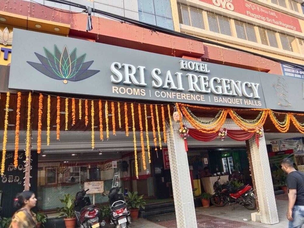Hotel Sri Sai Regency1
