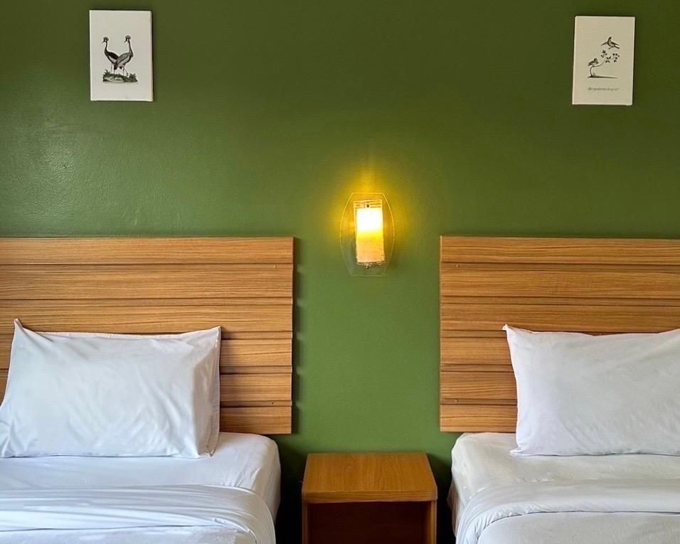 โรงแรมพรบุรี (Ponburi Hotel)1