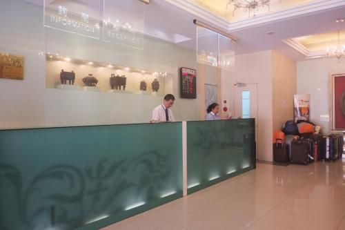 เฟิร์ส โฮเต็ล (First Hotel)3