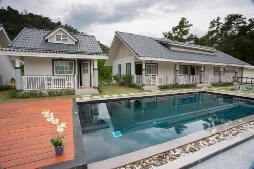 สุขสมปอง รีสอร์ท (Suksompong Resort)4