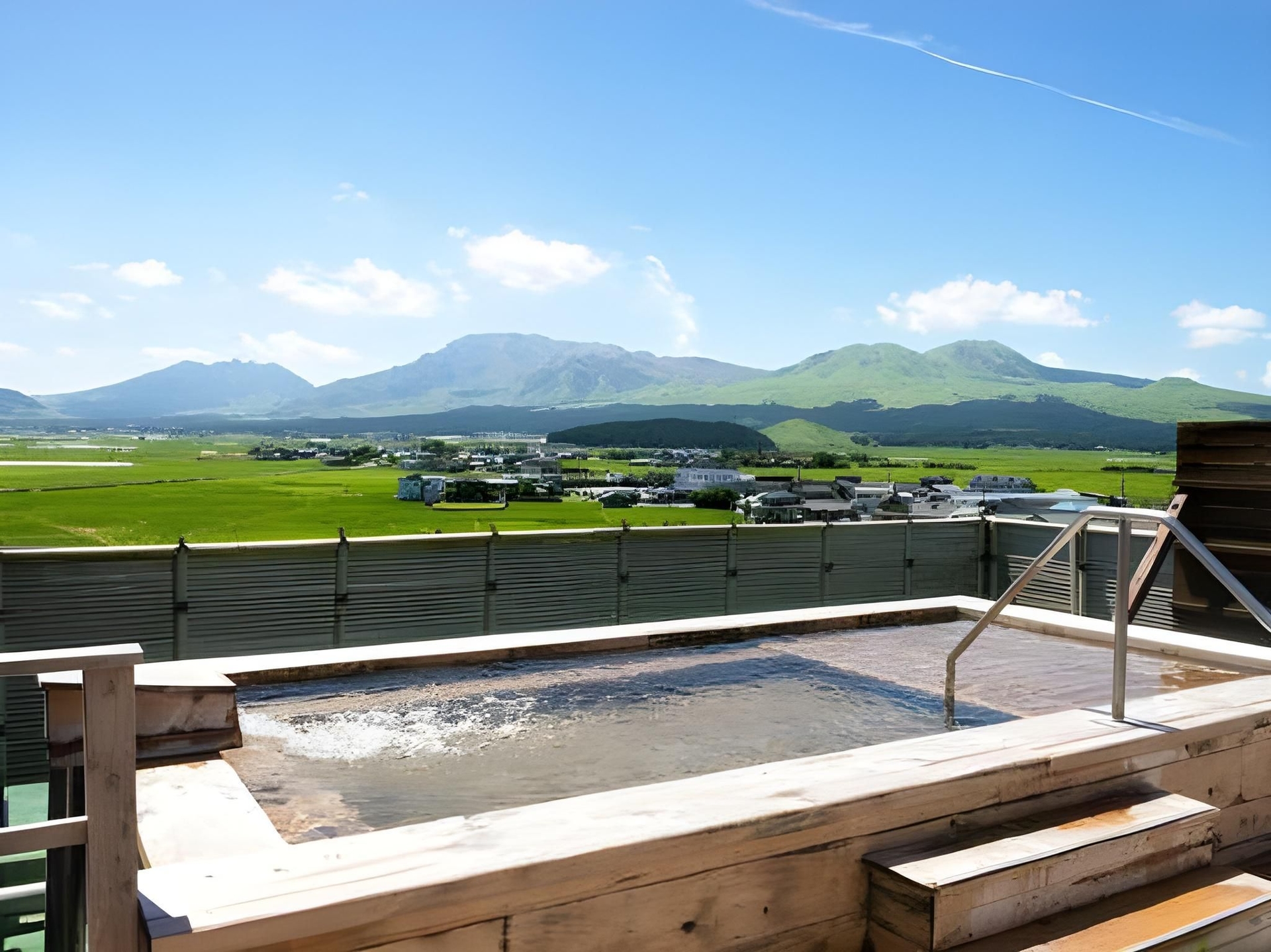 โรงแรมอาโซะพลาซ่า (Aso Plaza Hotel)1