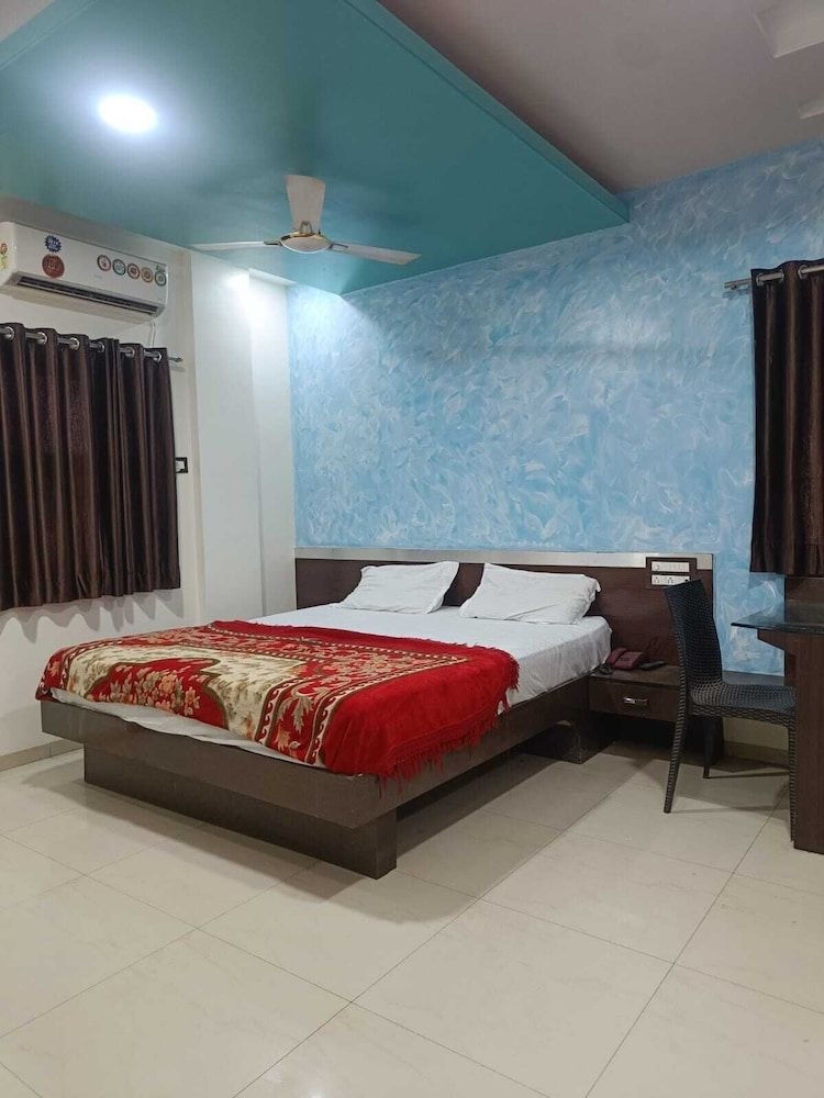 Mrunal Palace Hotel3