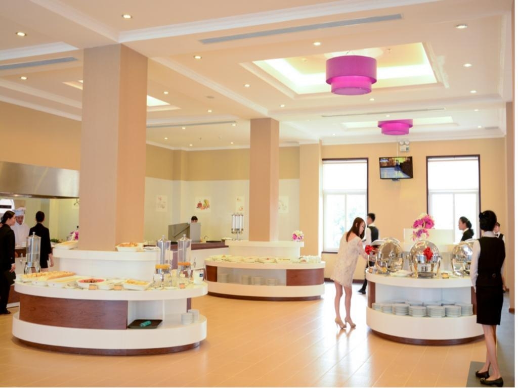 Hai Ba Trung Hotel and Spa1