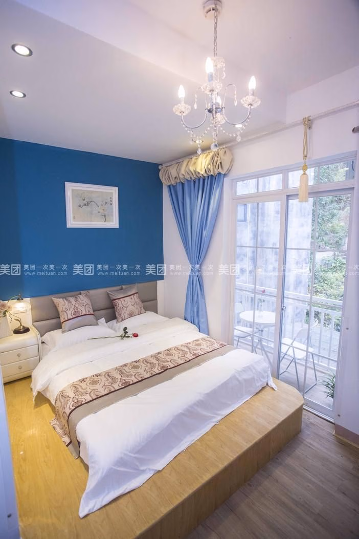 ชาร์มลีซีส์ อินน์ (Charmlysees Inn)1