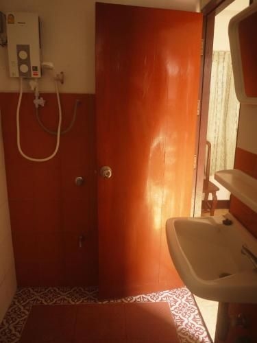 Sarah Guest House4