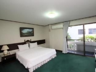โรงแรมบ้านบุษรินทร์ (Baan Busarin Hotel)4