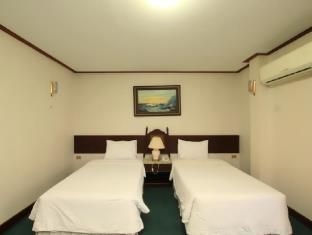 โรงแรมบ้านบุษรินทร์ (Baan Busarin Hotel)2