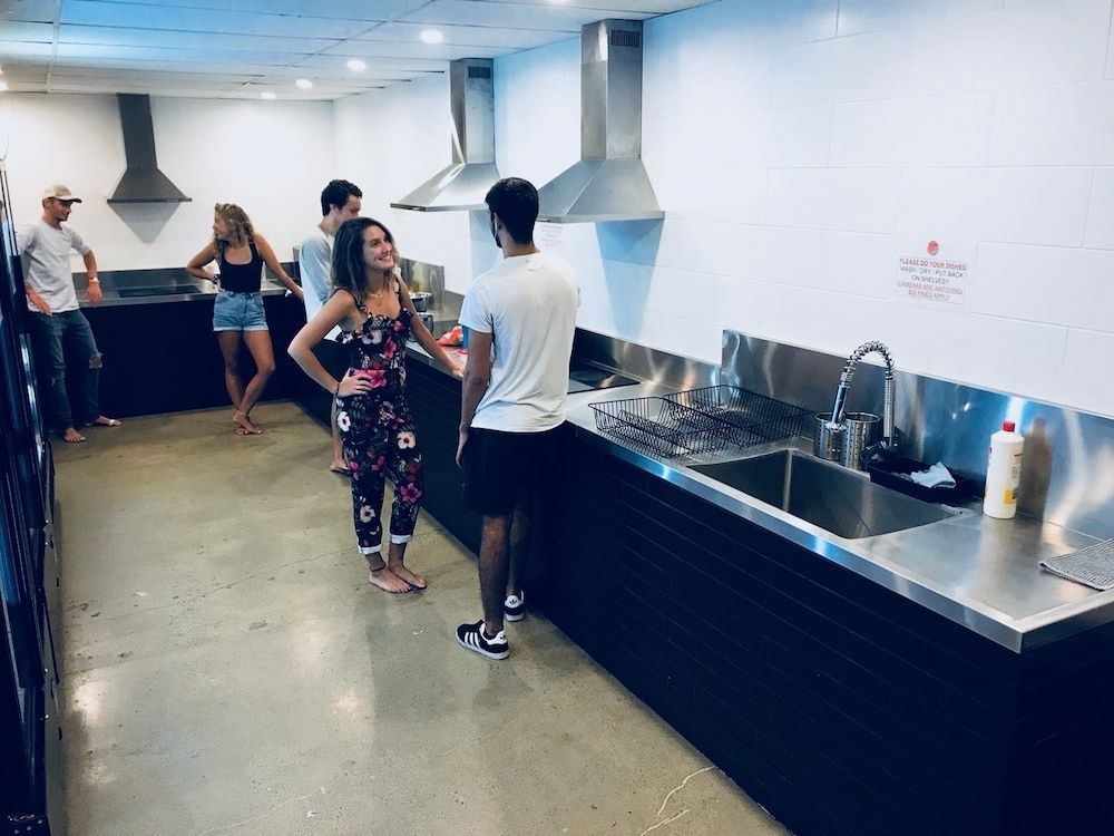 Down Under Hostels3