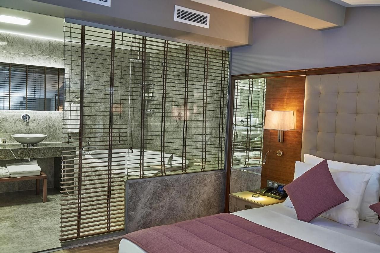 Renata Hotel1