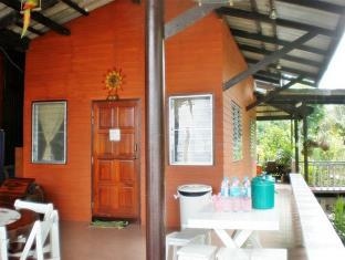 บ้านบนโฮมสเตย์ อัมพวา (Baan Bon Homestay Amphawa)0
