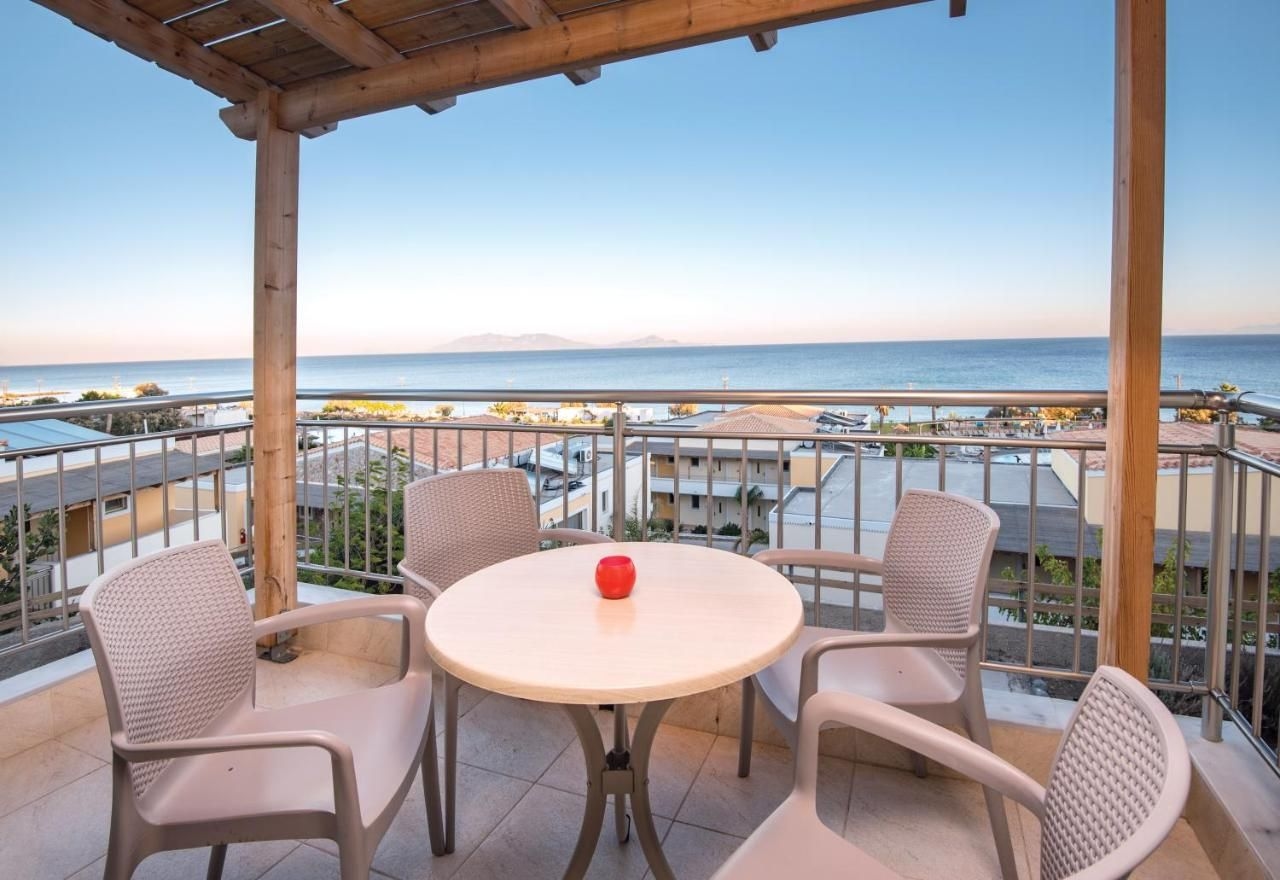 Grand Blue Beach Hotel4