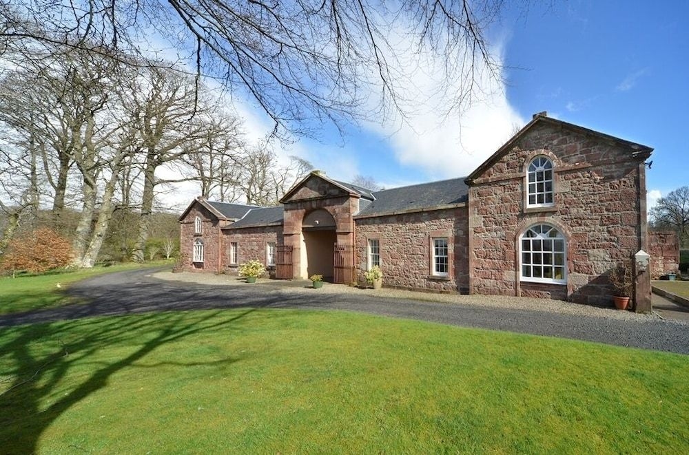 Finnich Cottages0