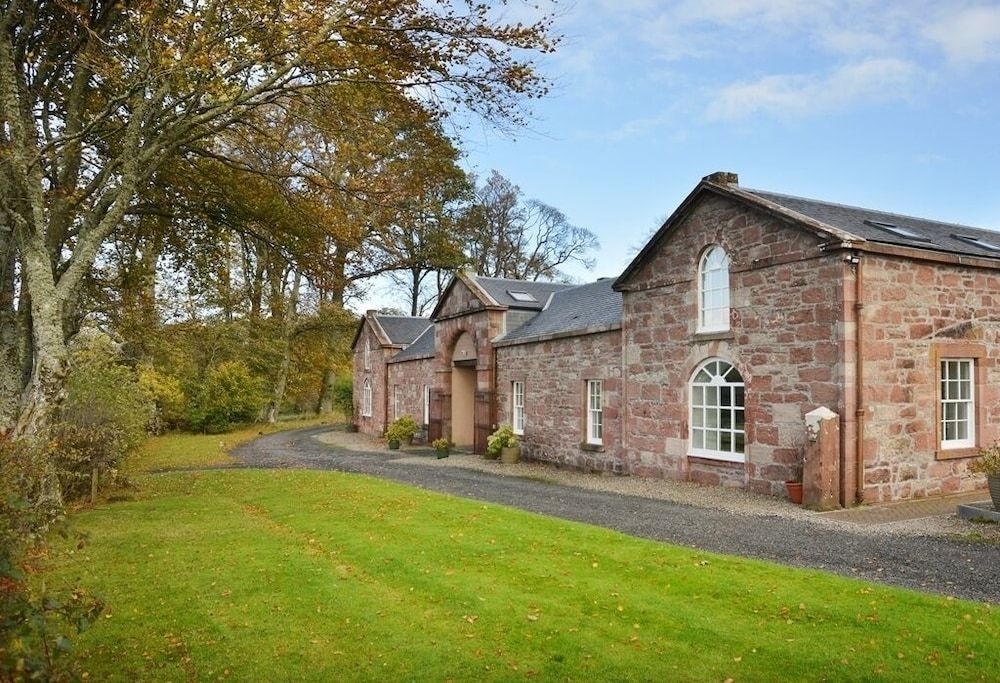 Finnich Cottages2