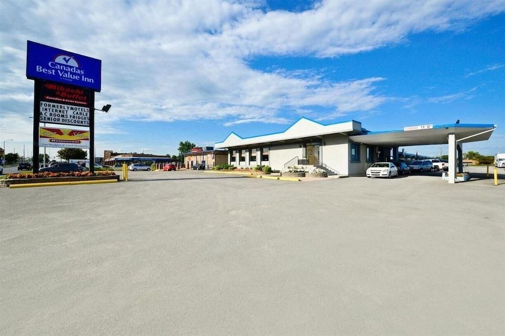 Travelers Inn0