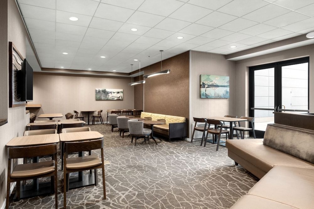 SPRINGHILL SUITES2