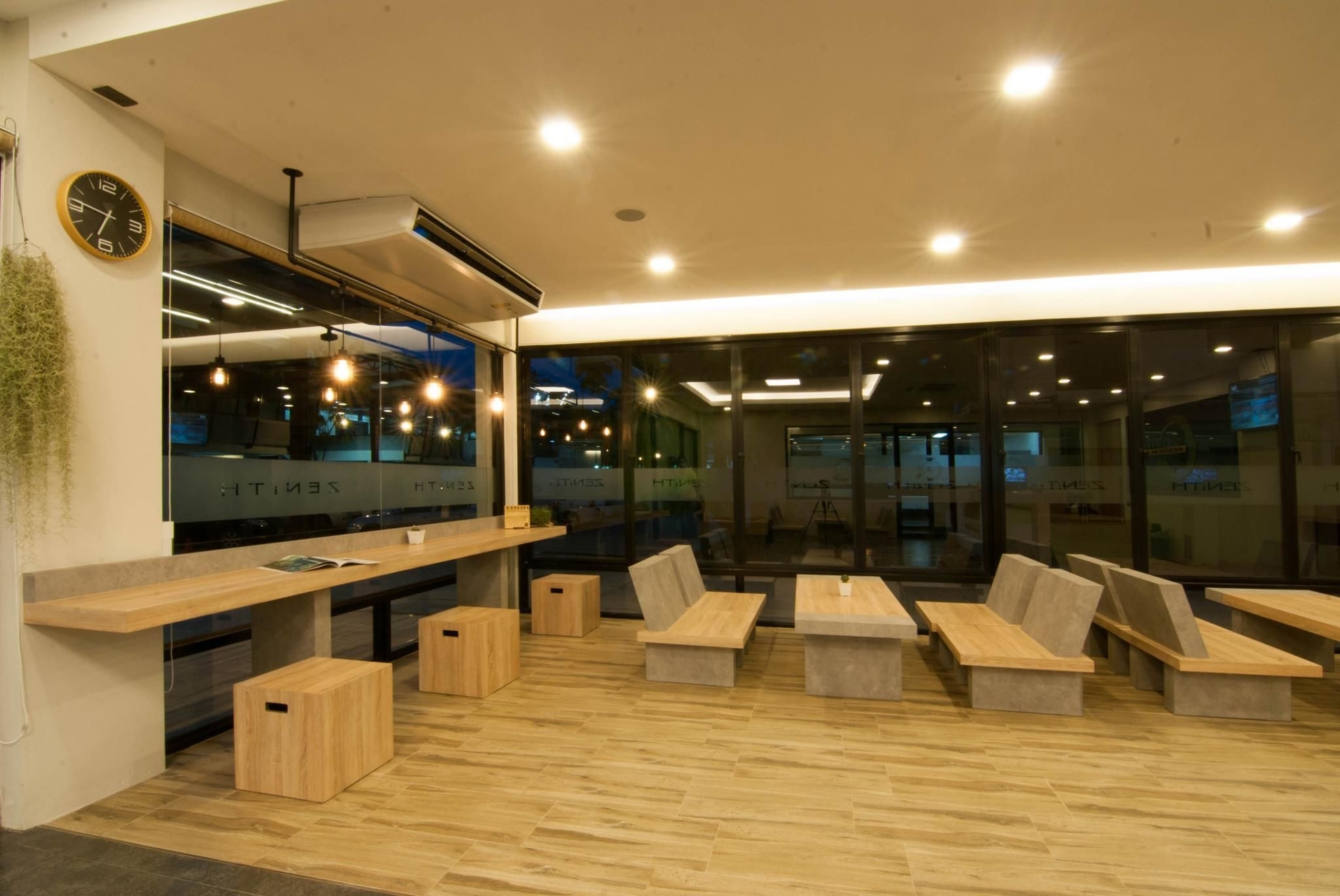 โรงแรมเดอะ เซนนิท เรสซิเดนซ์ (The Zenith Residence Hotel)3