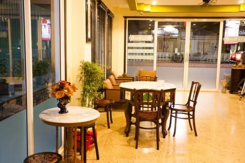 โรงแรมเลอ ฮัว (Le Hua Hotel)0