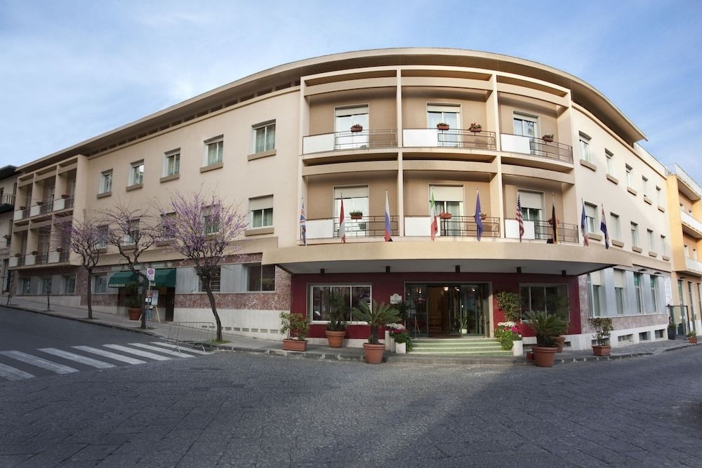 Grande Albergo Maugeri3