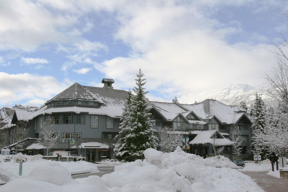 Glacier Lodge2
