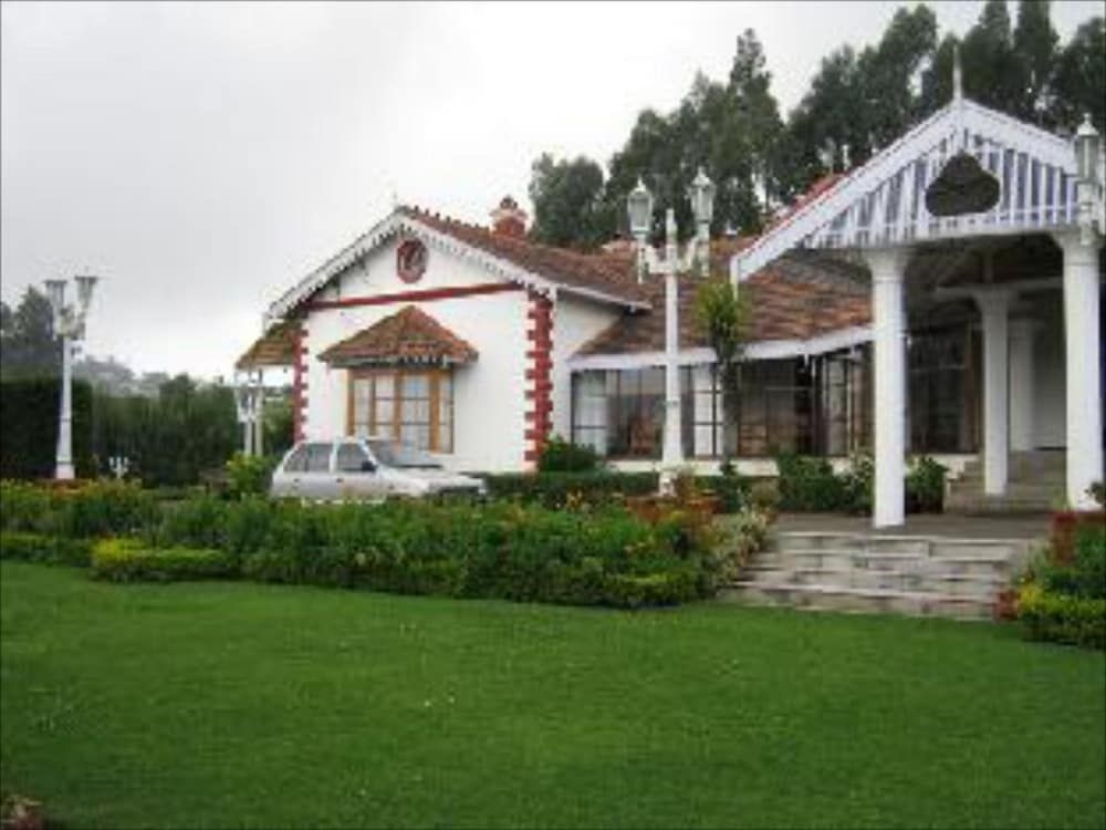 KLUNEY MANOR0