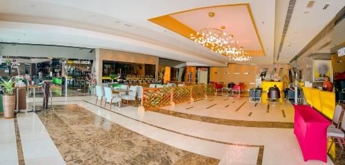 กรีน โฮเต็ล แอนด์ สวีท (Greens Hotel & Suites)0