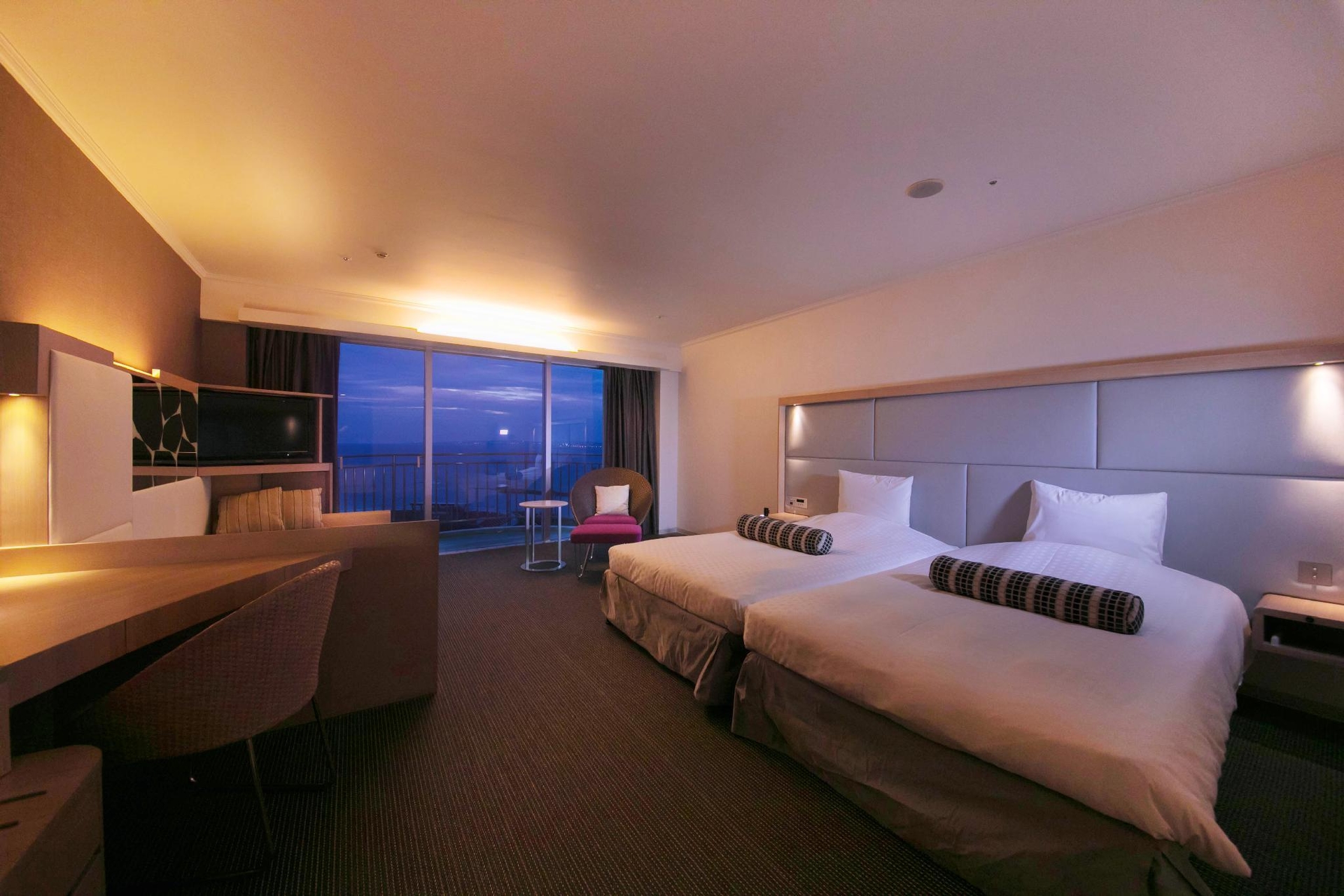 โรงแรมลากูนา การ์เด้น (Laguna Garden Hotel)2