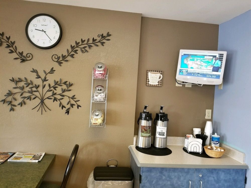 Budget Inn Express3