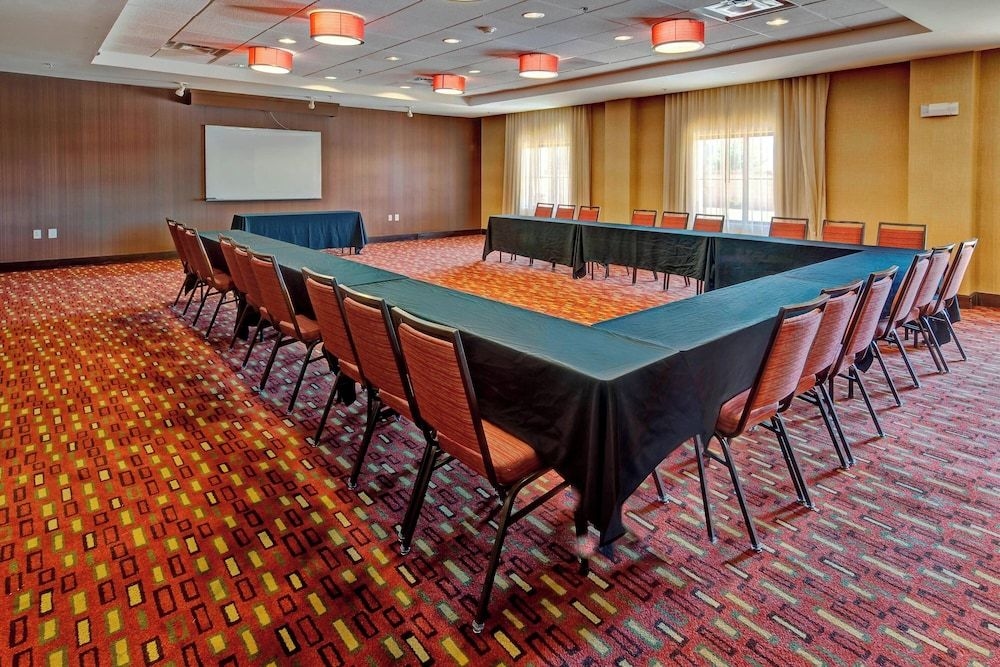 Courtyard by Marriott Midland4