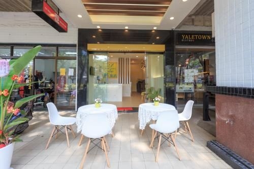 โรงแรมทราเวล ยัง (Travel Young Hotel)4