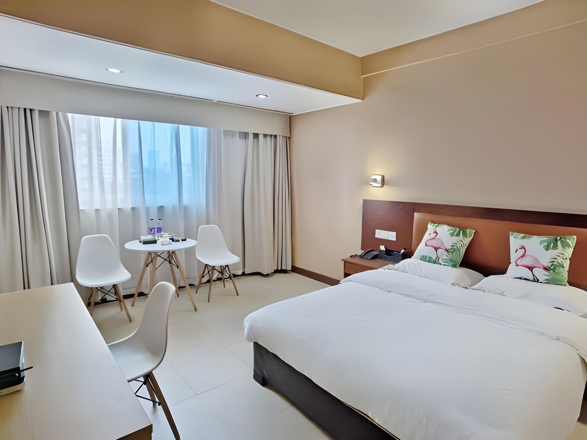 Wings Hotel1