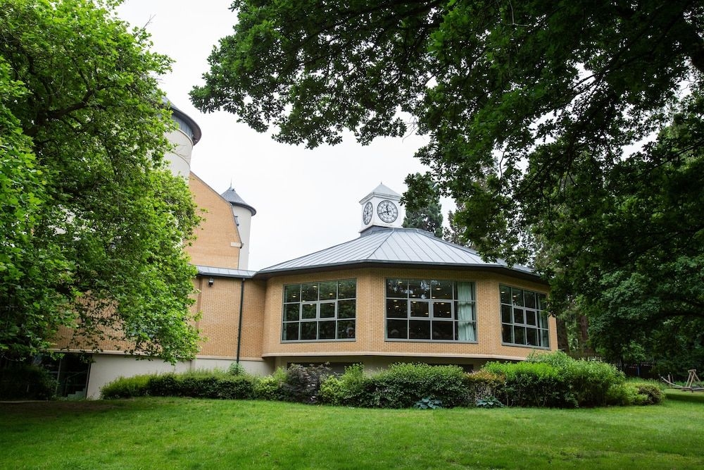 Drayton Manor Hotel3