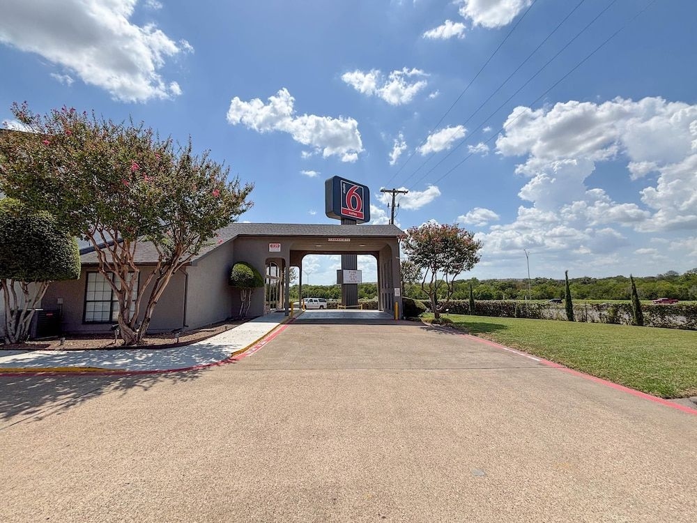 Spanish Trails Inn2
