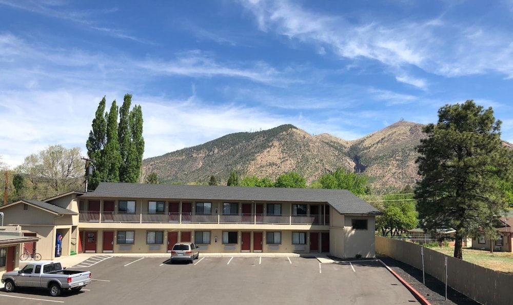 Mountain View Inn1