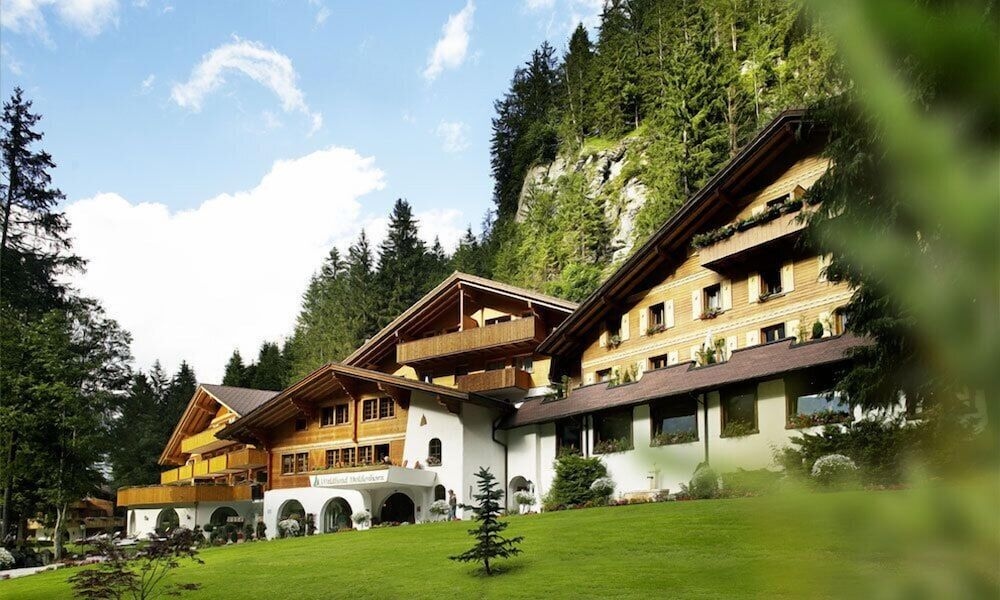 Waldhotel Doldenhorn3