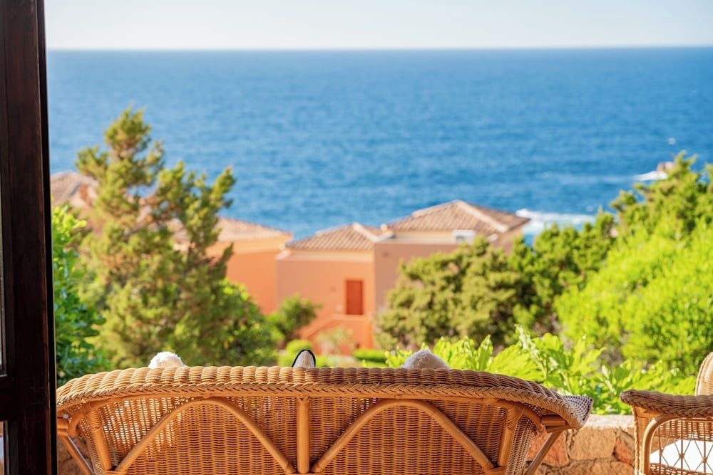 Costa Paradiso Resort2