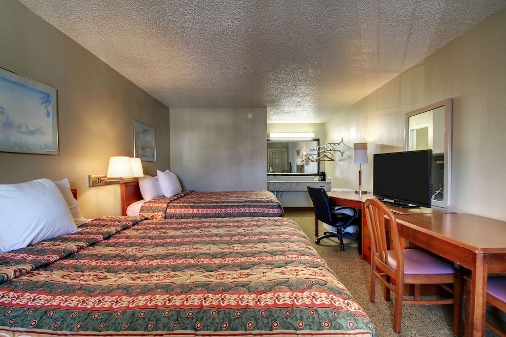 Key West Inn Wetumpka4