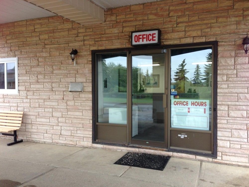 Plains Motor Inn1