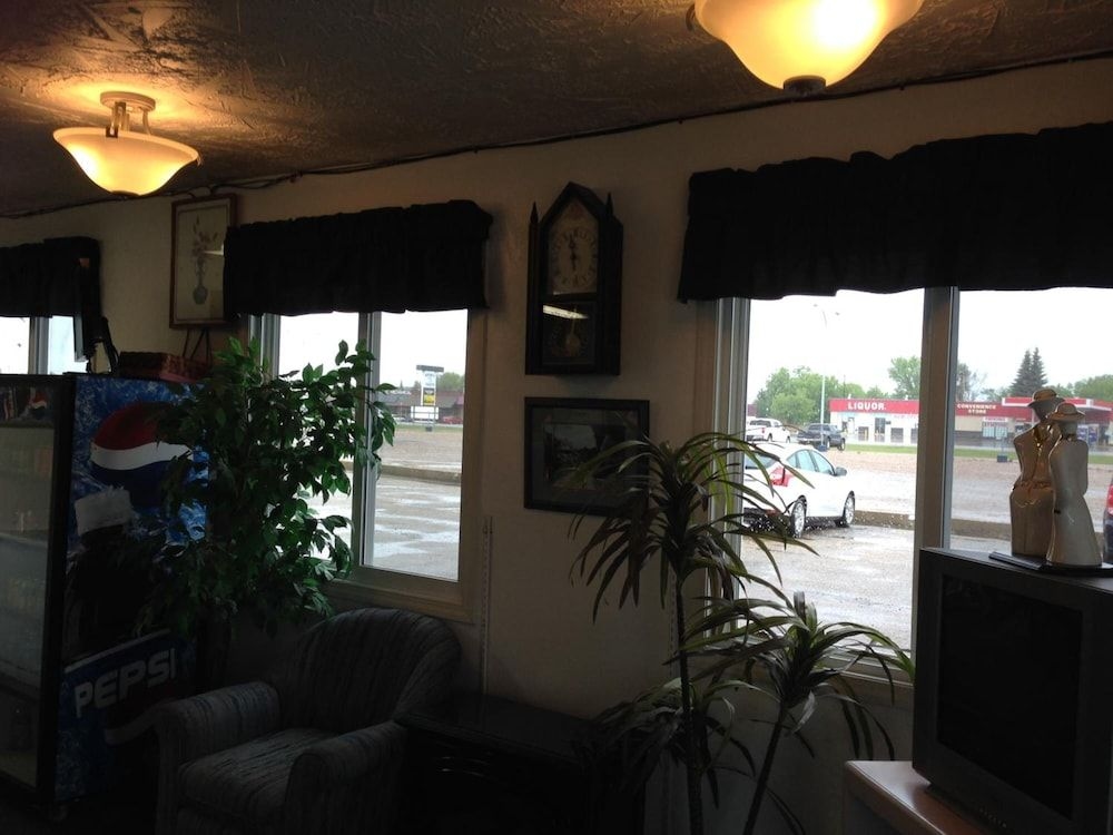 Plains Motor Inn0