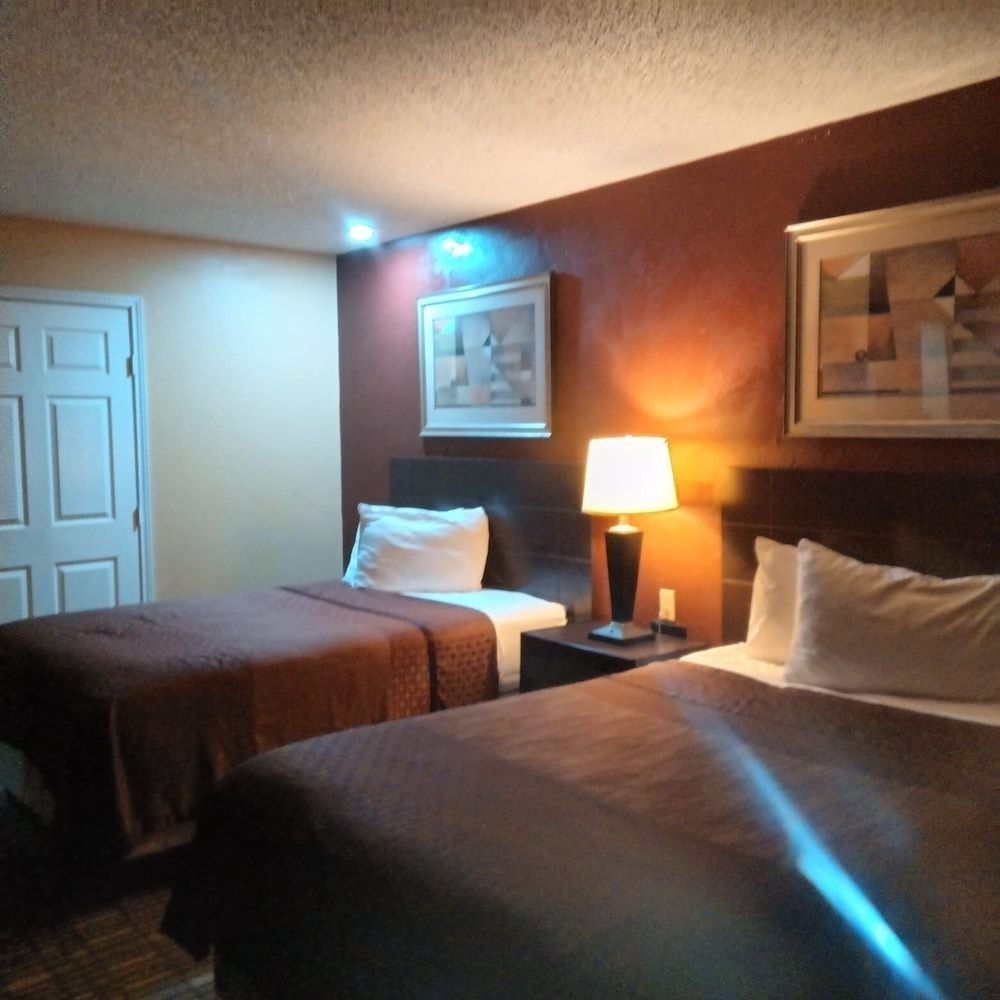 The Executive inn and Suites0