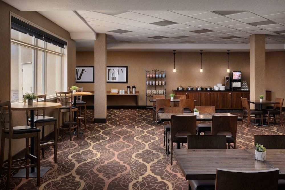 Pomeroy Hotel & Conference Centre Fort St John3