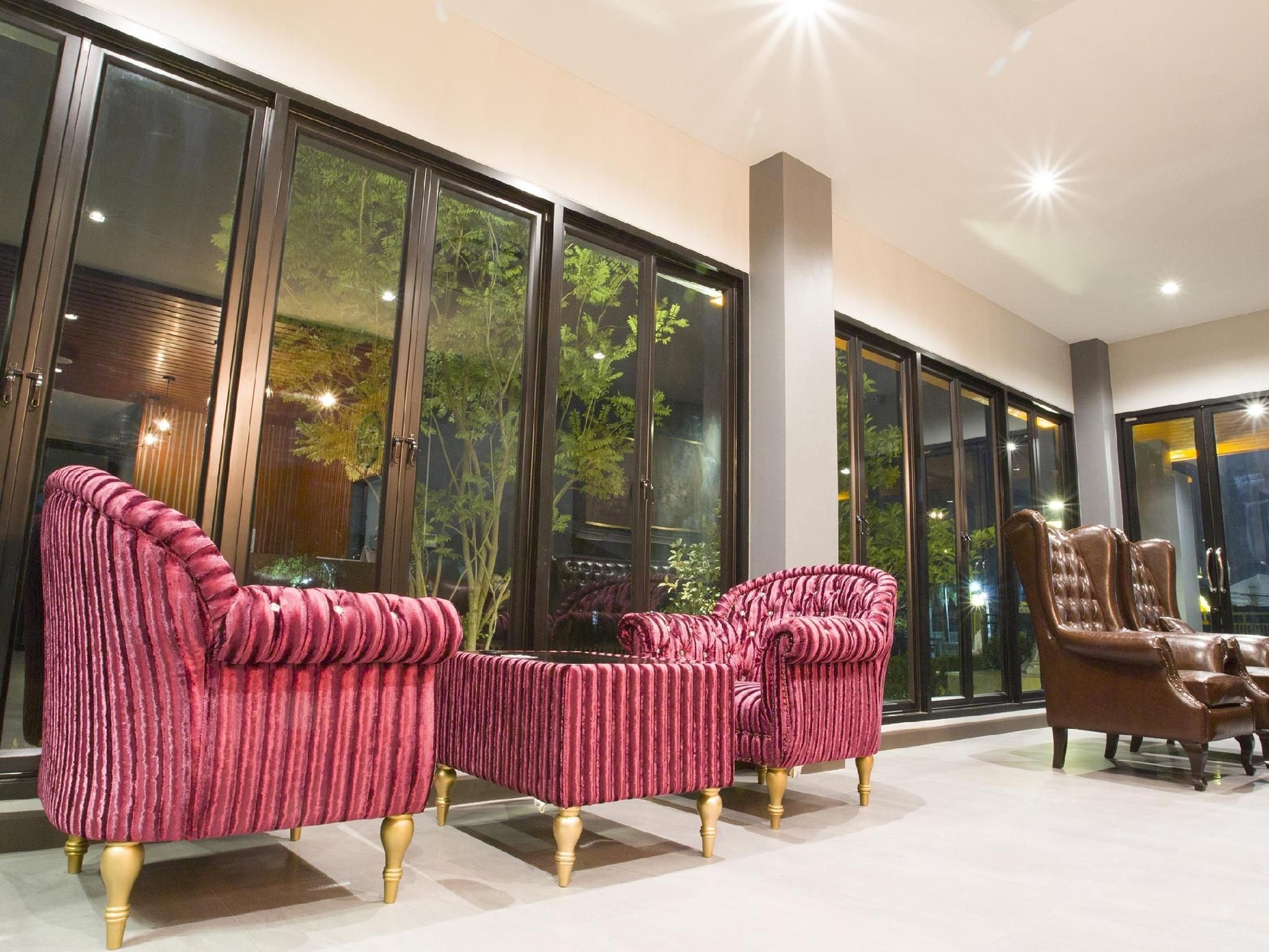 เอซิส บูทิก โฮเทล (Aziss Boutique Hotel)1