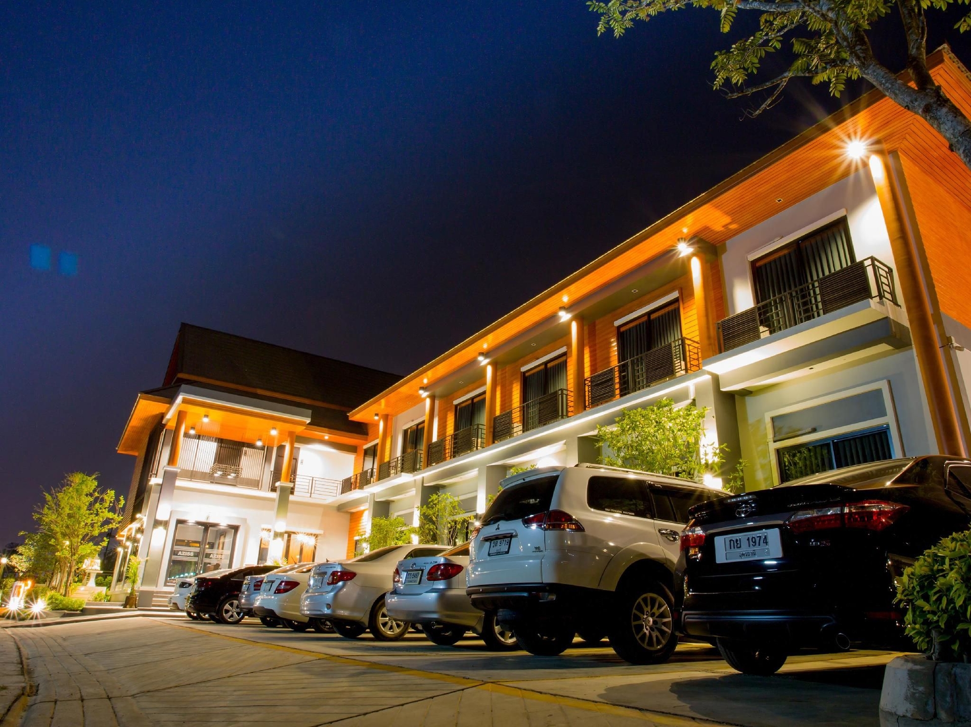 เอซิส บูทิก โฮเทล (Aziss Boutique Hotel)0